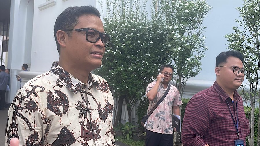 Bimo Wijayanto saat di Istana Negara, Jakarta, Selasa (20/5/2025). (Bloomberg Technoz/Azura Yumna)