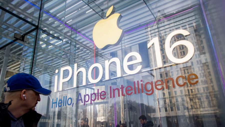 FItur Apple Intelligence di iPhone 16. (Bloomberg)