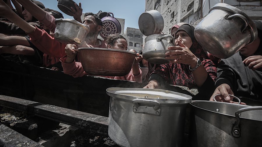 Warga sipil disebut menghadapi kondisi kelaparan parah dan membutuhkan bantuan kemanusiaan sesegera mungkin. (Ahmad Salem/Bloomberg)