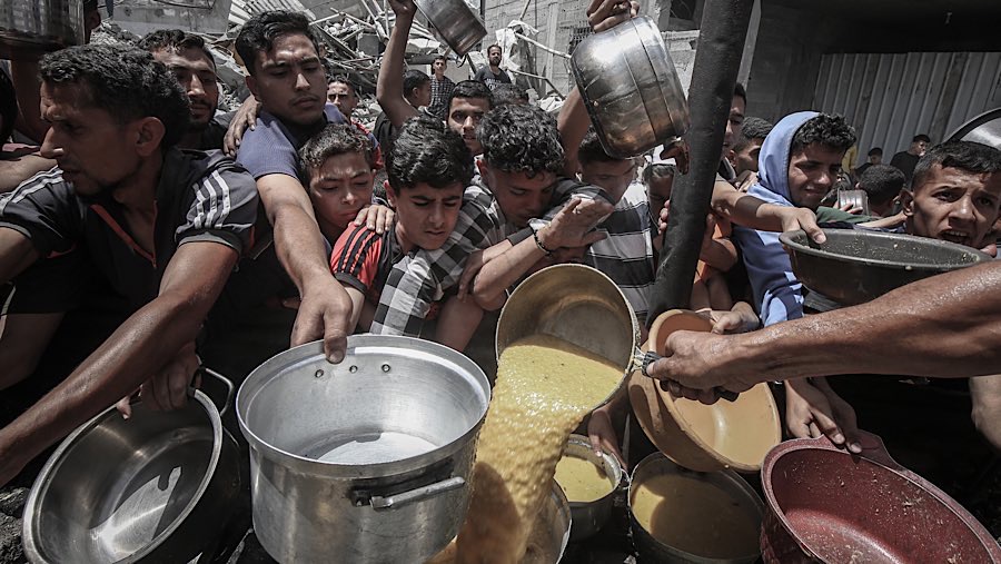 Diketahui, serangan Israel hingga kini telah menewaskan lebih dari 53.000 orang. (Ahmad Salem/Bloomberg)