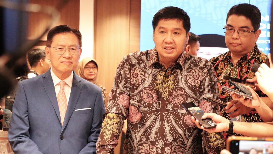 Menteri Perumahan dan Kawasan Pemukiman, Maruarar Sirait dan CEO Lippo Group James Riady Di Acara Pengembalian Dana Pembeli Meikarta (Dok.Humas PKP)