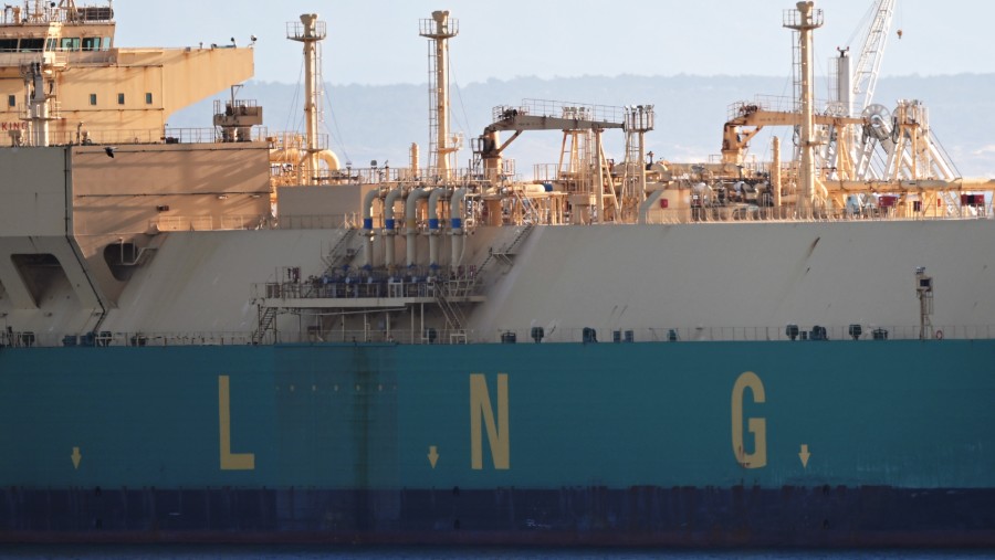 Sebuah pengangkut gas alam cair (LNG), yang dioperasikan oleh Nigeria LNG Ltd./Bloomberg-Zed Jameson