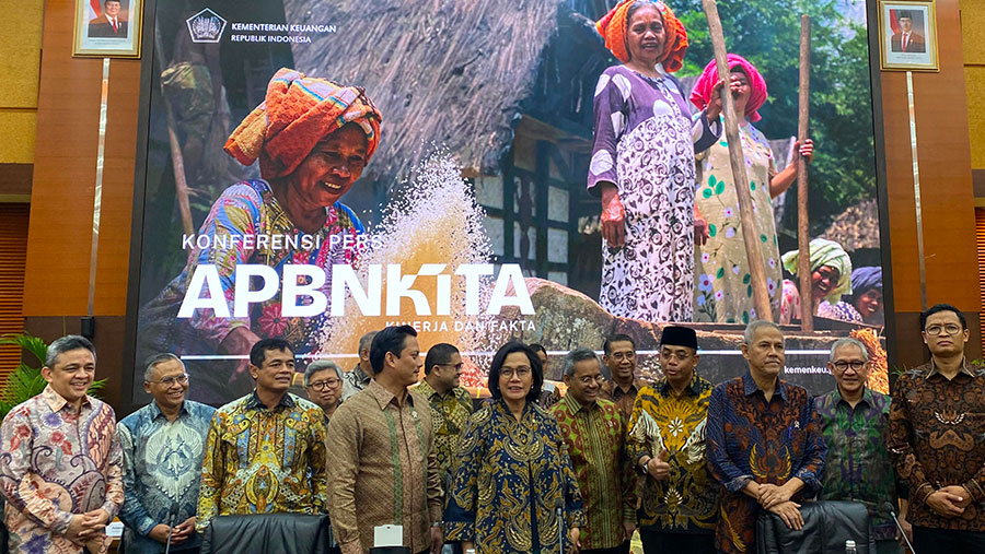 Konferensi Pers APBN Kita 23 Mei 2025. (Bloomberg Technoz/Dovana Hasiana)