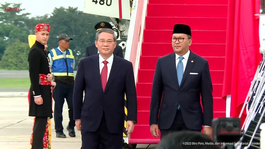 Kedatangan Perdana Menteri China di Bandara Internasional Halim Perdanakusuma, Sabtu (24/5/2025) sore./dok. Biro Pers Istana Kepresidenan