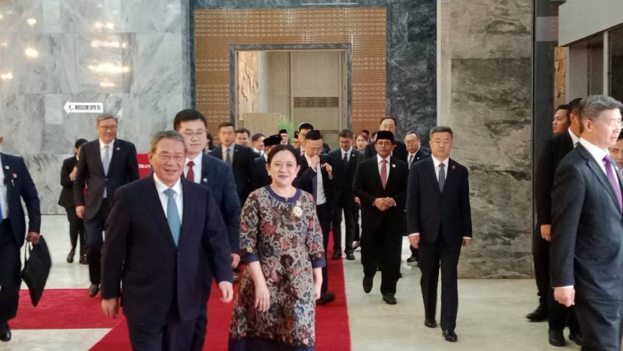 Ketua DPR RI Puan Maharani dan PM China Li Qiang di Gedung MPR/DPR RI, Minggu (25/5/2025). (Pramesti Regita Cindy/Bloomberg Technoz)