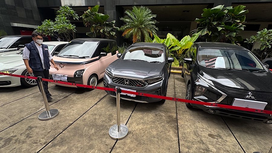 Kegiatan ini merupakan bagian dari penyelidikan kasus dugaan korupsi terkait pengurusan tenaga kerja asing. (Bloomberg Technoz/Andrean Kristianto)