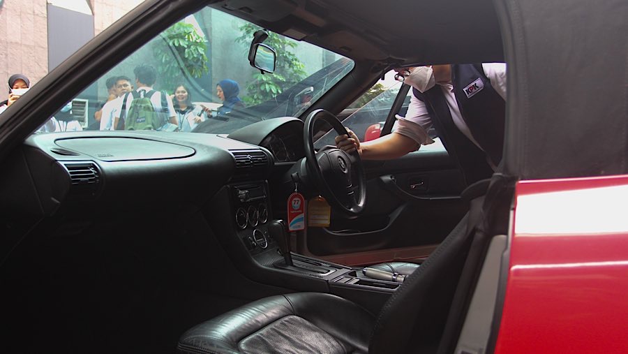 Barang bukti yang telah disita kemudian dipindahkan ke Rumah Penyimpanan Benda Sitaan Negara (Rupbasan). (Bloomberg Technoz/Andrean Kristianto)