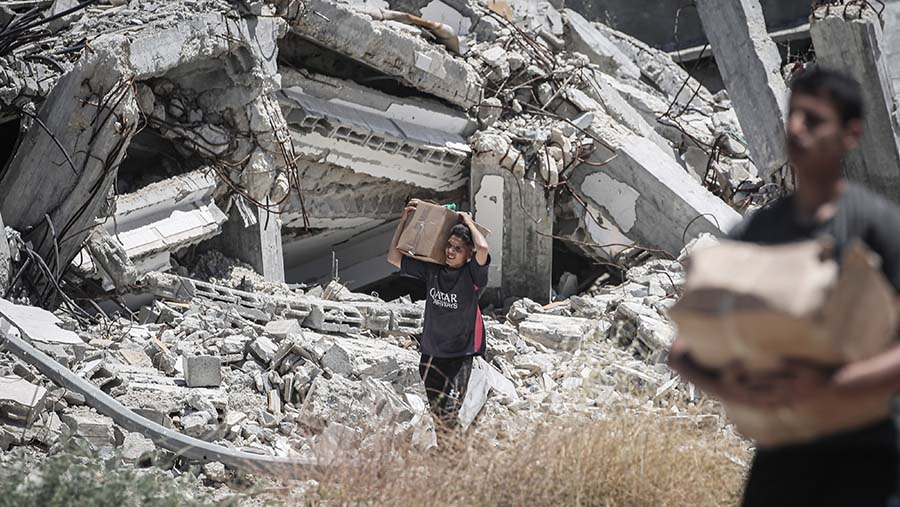 Pusat distribusi ini diklaim mampu menjangkau hingga 300.000 warga Palestina setiap minggunya. (Ahmad Salem/Bloomberg)