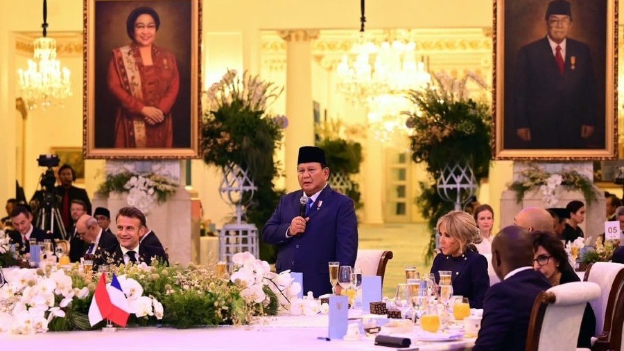Jamuan makan malam kenegaraan Prabowo Subianto dan Emmanuel Macron. (IG @Sekretariat Kabinet)
