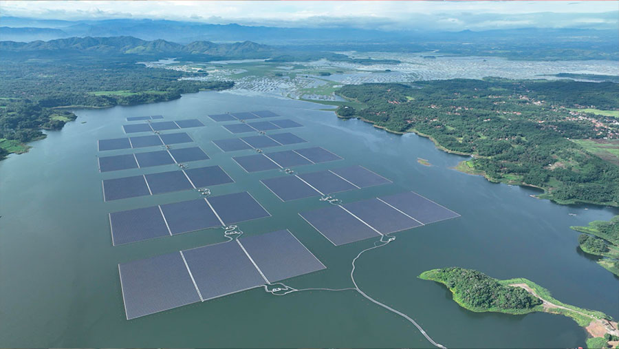 PLTS Terapung Cirata berkapasitas 192 megawatt peak (MWp) di Kabupaten Purwakarta, Jawa Barat (Dok. PLN)