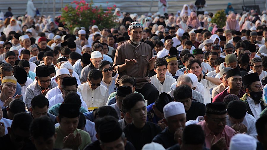 Penetapan dilakukan melalui sidang isbat berdasarkan laporan rukyatul hilal dari berbagai wilayah di Indonesia. (Bloomberg Technoz/Andrean Kristianto)