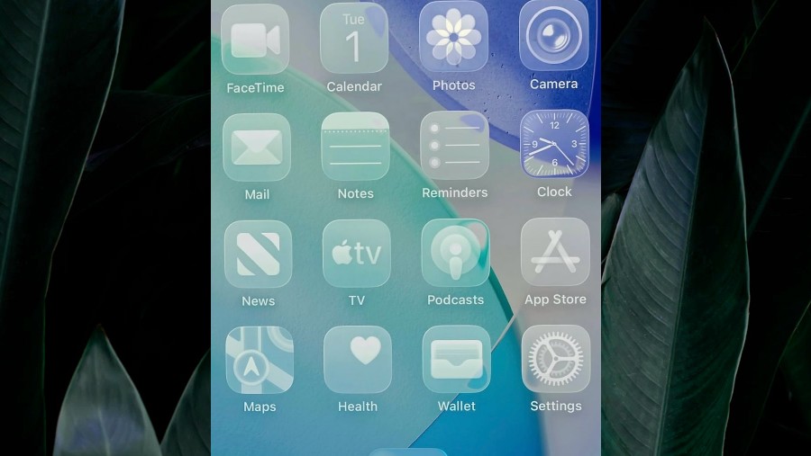 Desain Liquid Glass di Pembaruan Tampilan iOS 26 hingga macOS Tahoe 26. (Dok: Apple)
