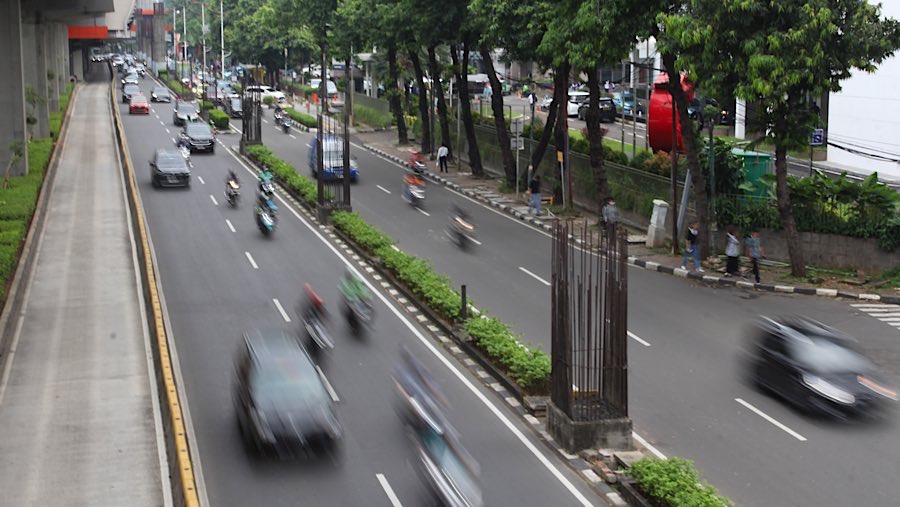 Jika PT Adhi Karya tidak mampu untuk melakukan pembongkaran maka Pemprov DKI Jakarta akan mengambilalih. (Bloomberg Technoz/Andrean Kristianto)