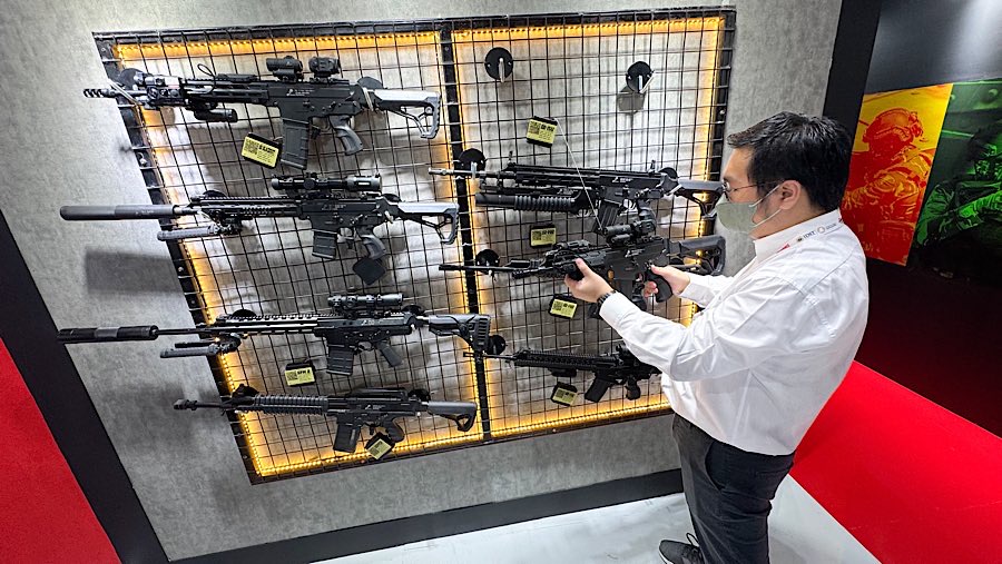 659 perusahaan asing dan 521 produsen dalam negeri mengikuti pameran alutsista ini. (Bloomberg Technoz/Andrean Kristianto)