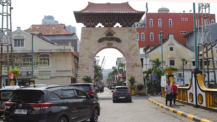 Pasar Baru diproyeksikan menjadi simbol utama Jakarta sekaligus pusat oleh-oleh khas. (Bloomberg Technoz/Andrean Kristianto)