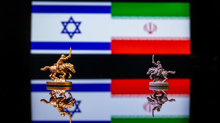 Ilustrasi Israel - Iran. (Dok. Envato/wirestock)