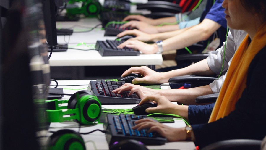 Ilustrasi peminat game online. (Bloomberg)