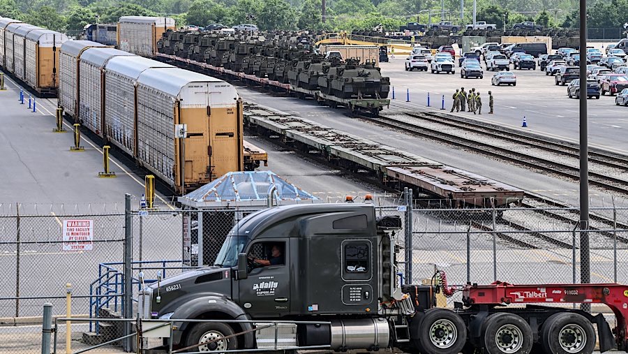 Parade militer besar terakhir di ibu kota AS diadakan pada tahun 1991, untuk merayakan berakhirnya Perang Teluk. (Alex Wroblewski/Bloomberg)