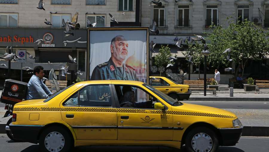 Suasana salah satu perkotaan di Provinsi Teheran, Iran. (Bloomberg)