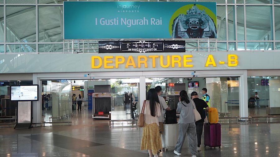 Suasana penumpang pesawat terbang di Bandara I Gusti Ngurah Rai, Denpasar, Kamis (19/6/2025). (Dok. Bandara I Gusti Ngurah Rai)