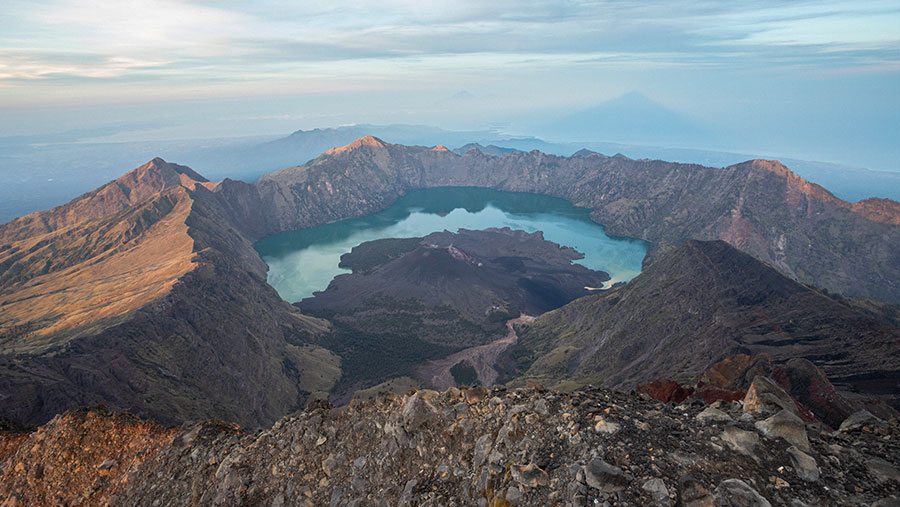 Gunung Rinjani (Envato)