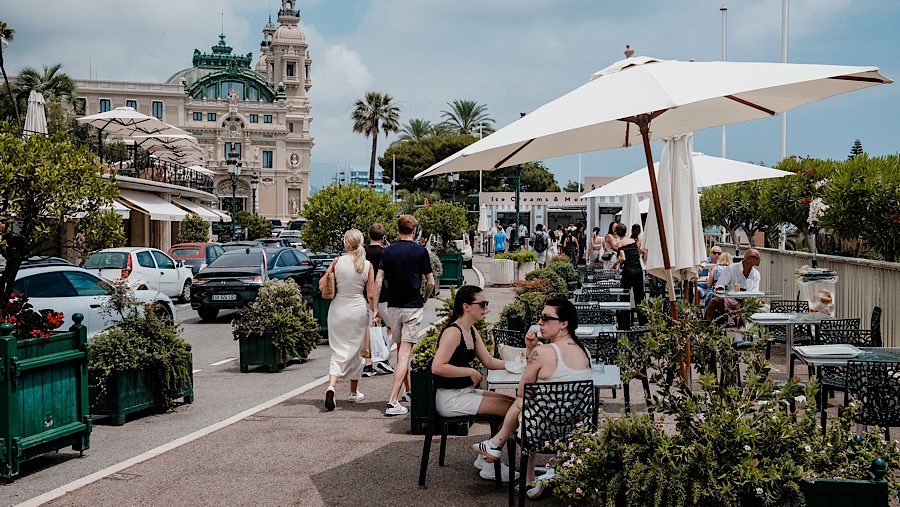 Namun, tidak semua warga kaya Eropa dapat melakukannya dengan mudah karena berbagai hambatan perpajakan. (Jeremy Suyker/Bloomberg)