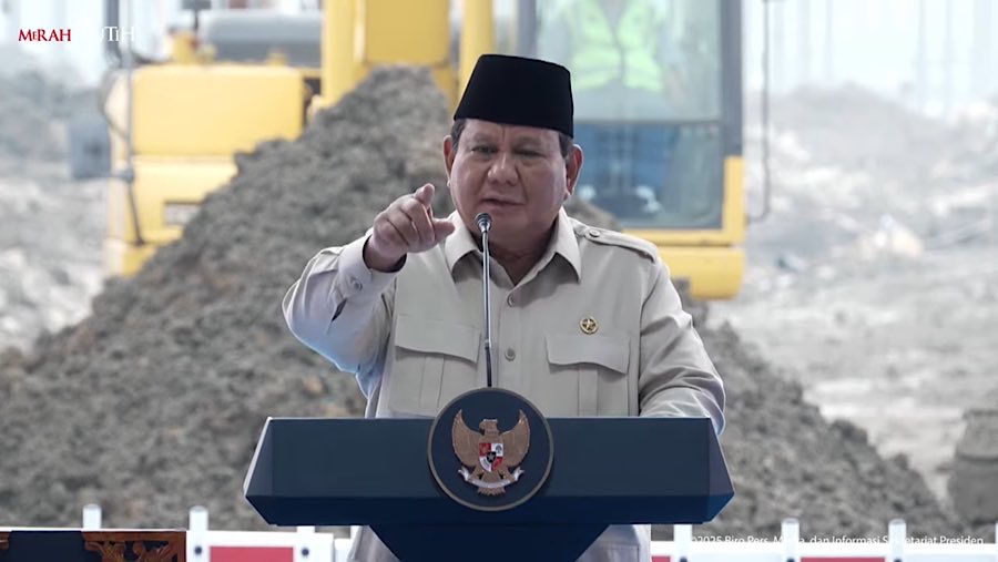 Presiden Prabowo Subianto saat groundbreaking ekosistem industri baterai kendaraan listrik, Karawang, Minggu (29/6/2025). (Youtube Serpres)
