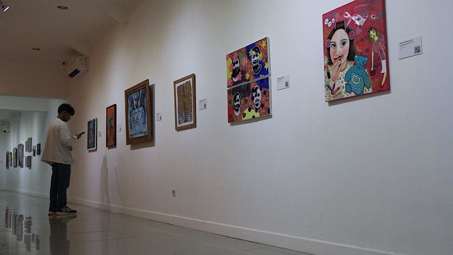 Pameran ini memadukan seni, pendidikan, dan keberagaman sebagai bentuk ruang ekspresi yang inklusif. (Bloomberg Technoz/Andrean Kristianto)