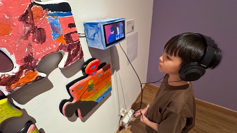 Kids Biennale Indonesia menjadi wadah seni inklusif yang relevan dengan berbagai isu masa kini. (Bloomberg Technoz/Andrean Kristianto)