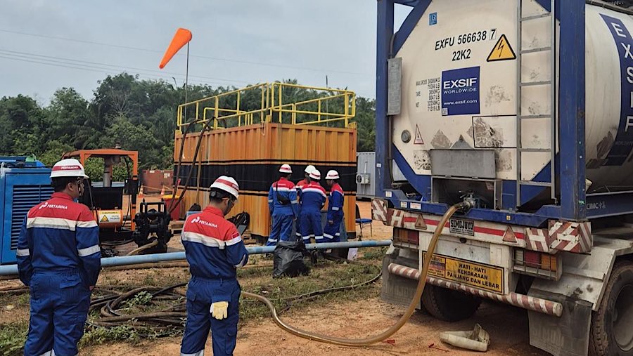 Kolaborasi Pertamina Hulu Rokan (PHR) dan Pertamina Lubricants (PTPL) mendukung penerapan teknologi Chemical Enhanced Oil Recovery (CEOR). (dok PHE)