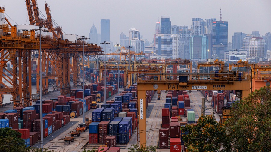 Pelabuhan peti kemas di Thailand./Bloomberg-Andre Malerba