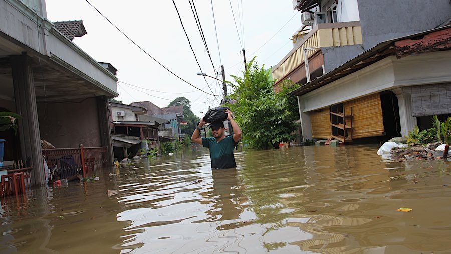 Ilustrasi banjir di wilayah Jabodetabek. (Bloomberg Technoz/Andrean Kristianto)