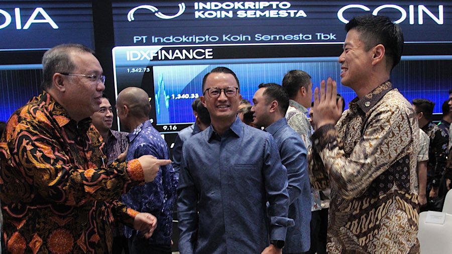 Selama masa penawaran umum perdana saham (IPO) total pemesanan lebih dari 200.000 calon investor.  (Bloomberg Technoz/Andrean Kristianto)