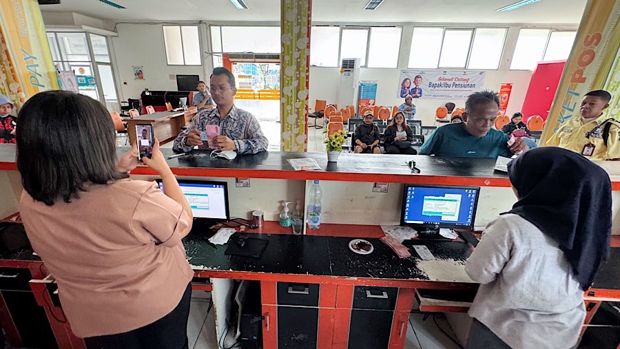Pemerintah kembali menyalurkan Bantuan Subsidi Upah (BSU) 2025 sebesar Rp600.000. (Bloomberg Technoz/Andrean Kristianto)