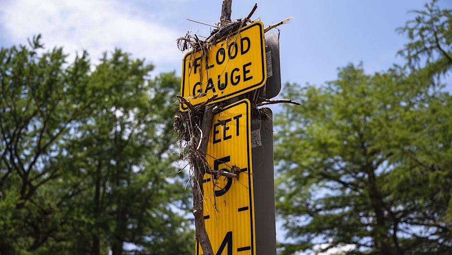Tidak ada peringatan resmi sebelum banjir bandang mendadak melanda dan menewaskan puluhan orang di wilayah Texas tengah. (Eli Hartman/Bloomberg)