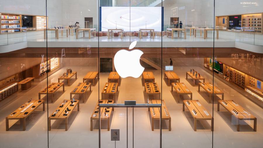 Tampak interior jaringan ritel Apple, yang berambisi mengejar pertumbuhan pendapatan lebih konsisten. (Bloomberg)