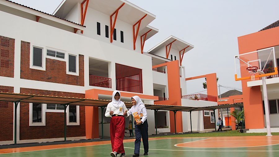 Secara total, pemerintah menargetkan akan mengoperasikan sebanyak 100 Sekolah Rakyat hingga akhir tahun ini. (Bloomberg Technoz/Andrean Kristianto)