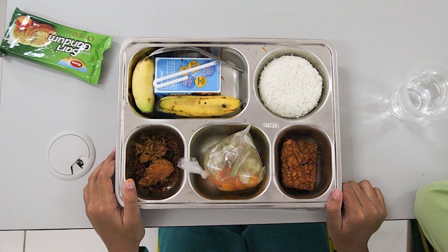 Program pemerintah ini menyasar anak-anak dari keluarga miskin yang selama ini bahkan tak mampu bersekolah (Bloomberg Technoz/Andrean K)