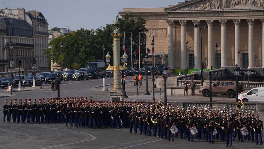 Parade ini merupakan tradisi yang berlangsung sejak tahun 1880 dan secara resmi menjadi hari libur nasional. (Nathan Laine/Bloomberg)