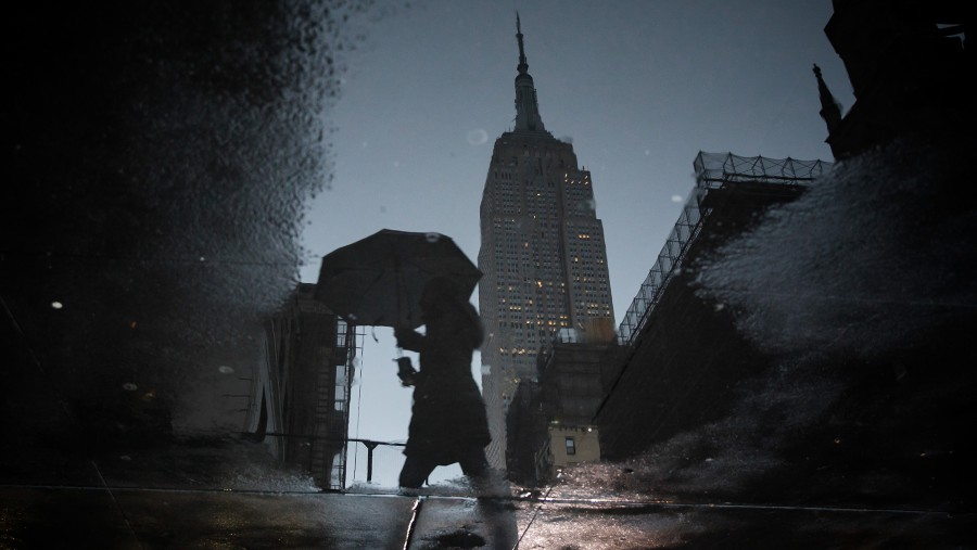 New York diguyur hujan deras pada Senin (14/7/2025) malam, menyebabkan sejumlah subway terendam banjir. (Bloomberg)