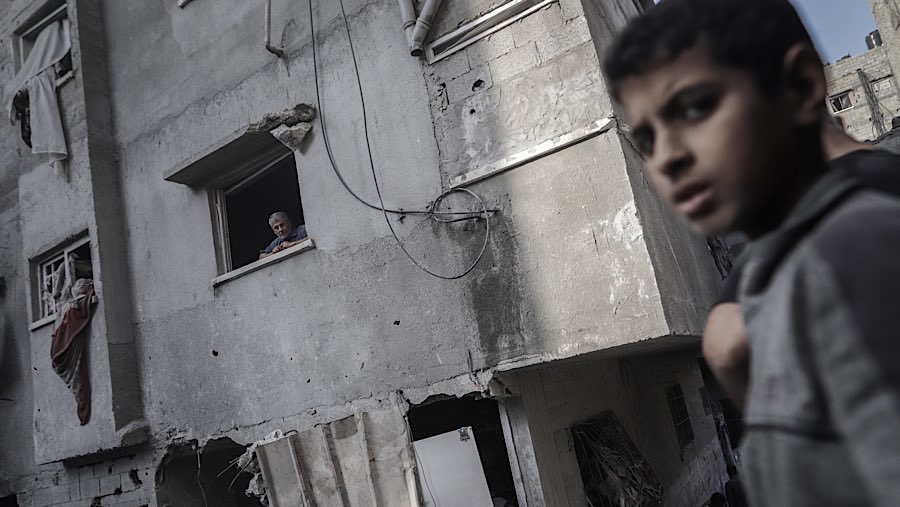 Jalur Gaza telah menghadapi pembatasan ekstrem terkait makanan, bantuan medis, dan bahan bakar di tengah perang dengan Israel. (Ahmad Salem/Bloomberg)