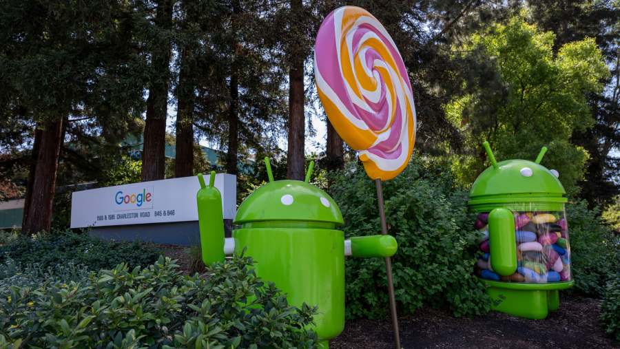 Kantor headquarters Google  di Mountain View, California dengan logo Android. (David Paul Morris/Bloomberg)
