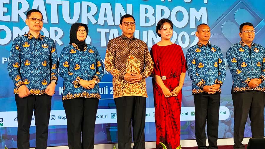 Kepala BPOM RI, Taruna Ikrar dalam acara sosialisasi peraturan BPOM No 16 tahun 2025, Gedung BPOM, Jakarta Pusat, (17/7). (Bloomberg Technoz/Dinda)