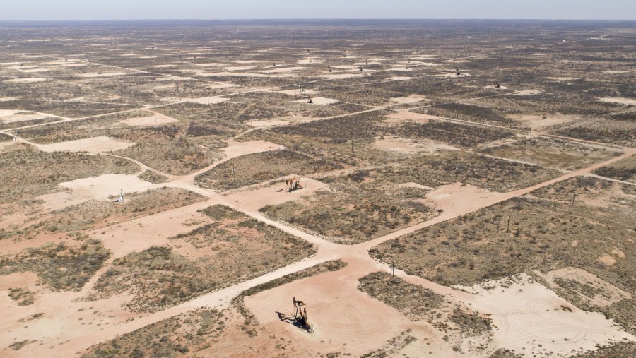 Pompa di Cekungan Permian di Crane, Texas./dok. Bloomberg
