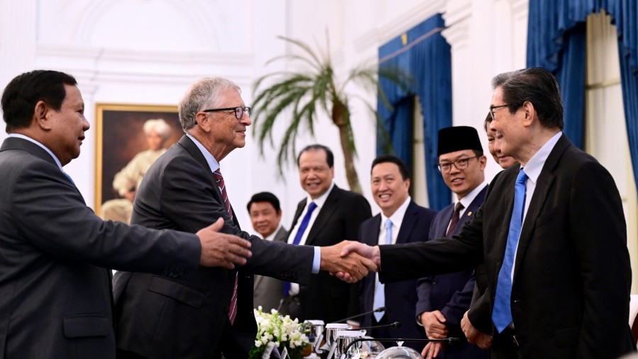 Prajogo Pangestu saat diperkenalkan oleh Presiden Prabowo Subianto kepada Bill Gates. (Dok: presidenri.go.id)