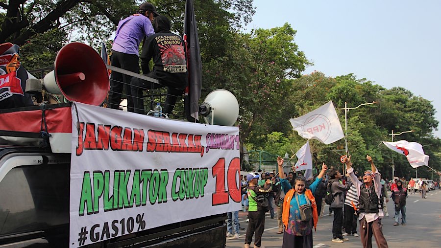 Sebelumnya Asosiasi Pengemudi Ojol Garda Indonesia menyatakan demo ojol hari ini akan diikuti oleh 50.000. (Bloomberg Technoz/Andrean Kristianto)