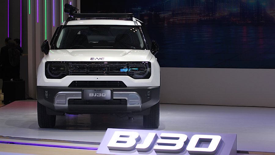 BAIC meluncurkan BJ30 Hybrid di pasar dengan harga Rp 575 juta (OTR Jakarta). (Bloomberg Technoz/Andrean Kristianto)
