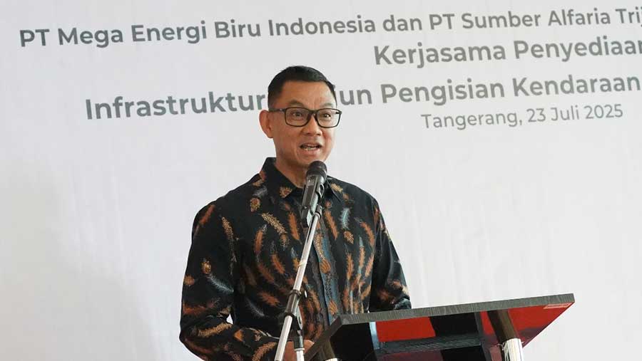 Direktur Utama PLN, Darmawan Prasodjo, saat memberikan sambutan pada agenda Penandatanganan Nota Kesepahaman, Banten (23/7). (PLN)