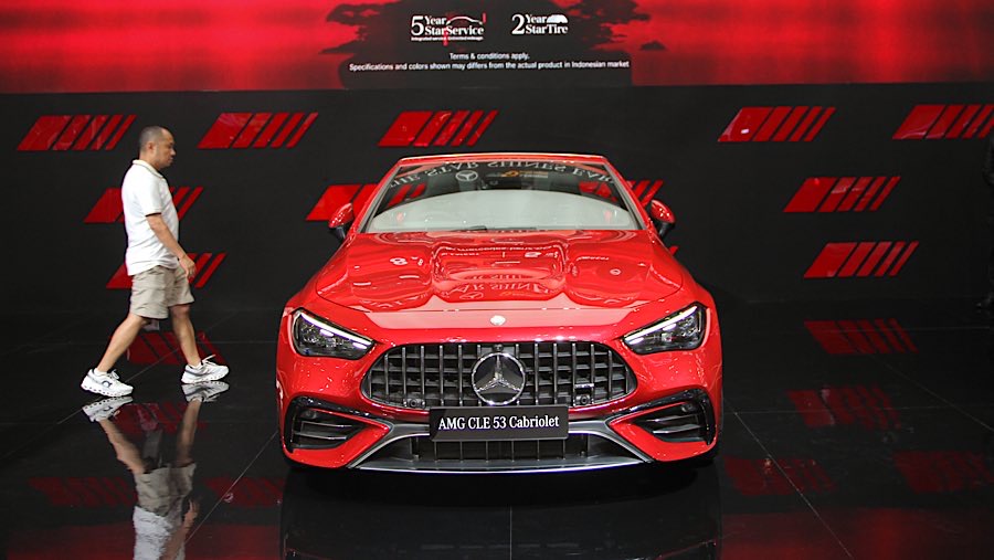 Mercedes-Benz Indonesia meluncurkan The All-New Mercedes-AMG CLE 53 4MATIC+ Cabriolet dengan harga Rp2,9 miliar. (Bloomberg Technoz/Andrean)