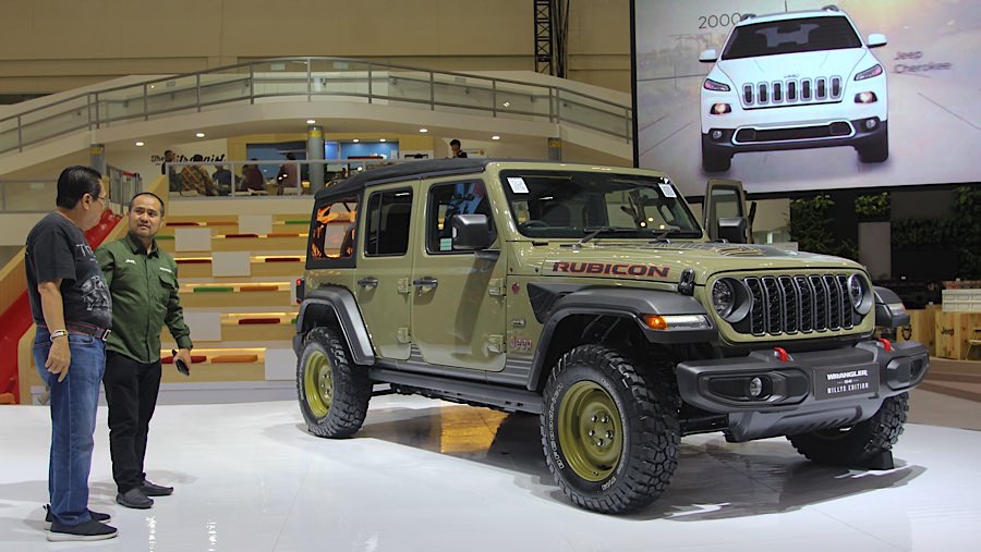 Jeep Indonesia memperkenalkan Jeep Wrangler ‘41 Willys 4-Door Edition yang hanya ada 6 unit untuk pasar Indonesia. (Bloomberg Technoz/Andrean)